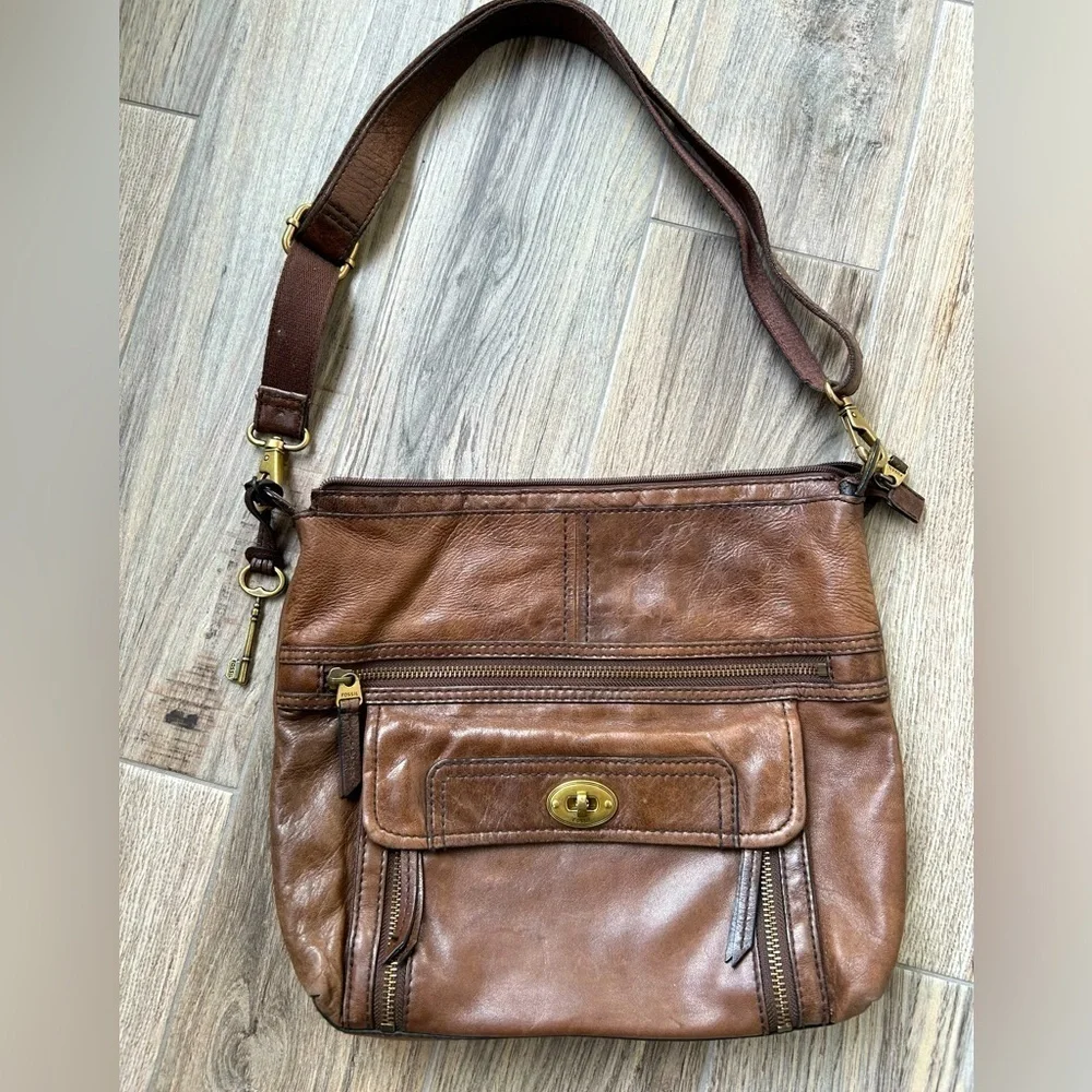 Vintage Fossil Leather Shoulder Bag